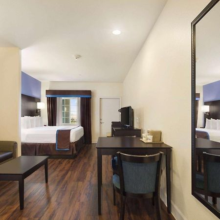 Days Inn & Suites By Wyndham Galveston West/Seawall Buitenkant foto