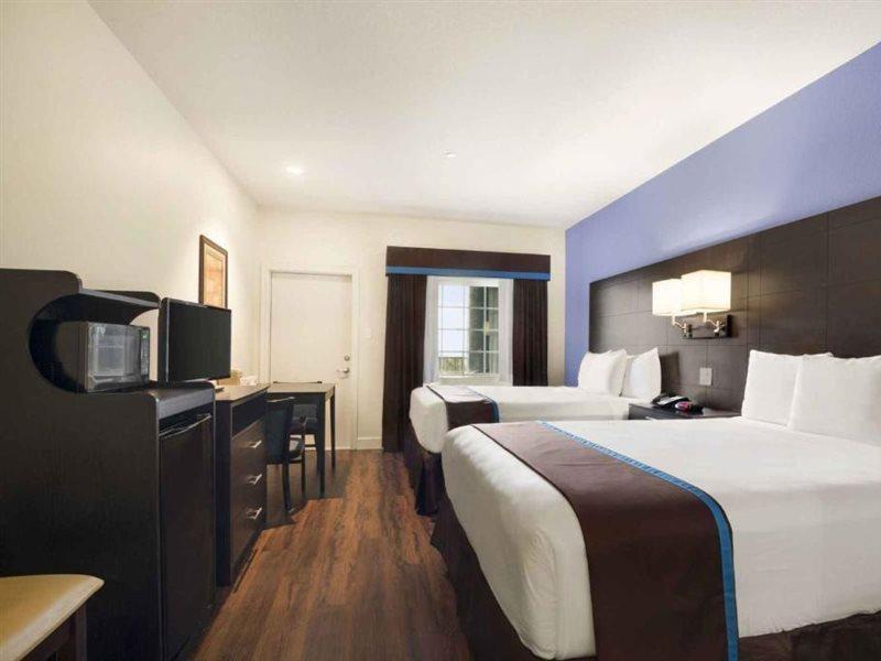 Days Inn & Suites By Wyndham Galveston West/Seawall Buitenkant foto