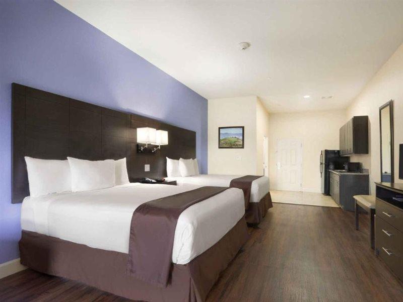 Days Inn & Suites By Wyndham Galveston West/Seawall Buitenkant foto
