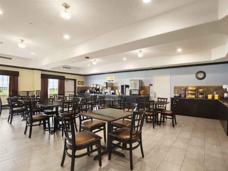 Days Inn & Suites By Wyndham Galveston West/Seawall Buitenkant foto