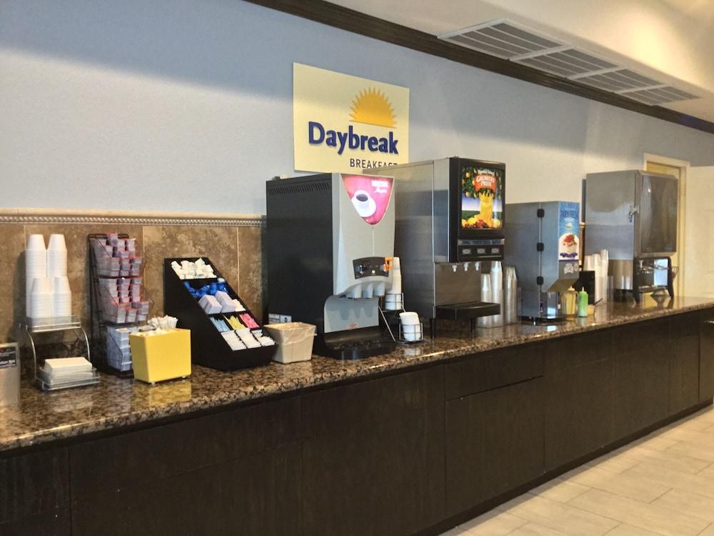 Days Inn & Suites By Wyndham Galveston West/Seawall Buitenkant foto