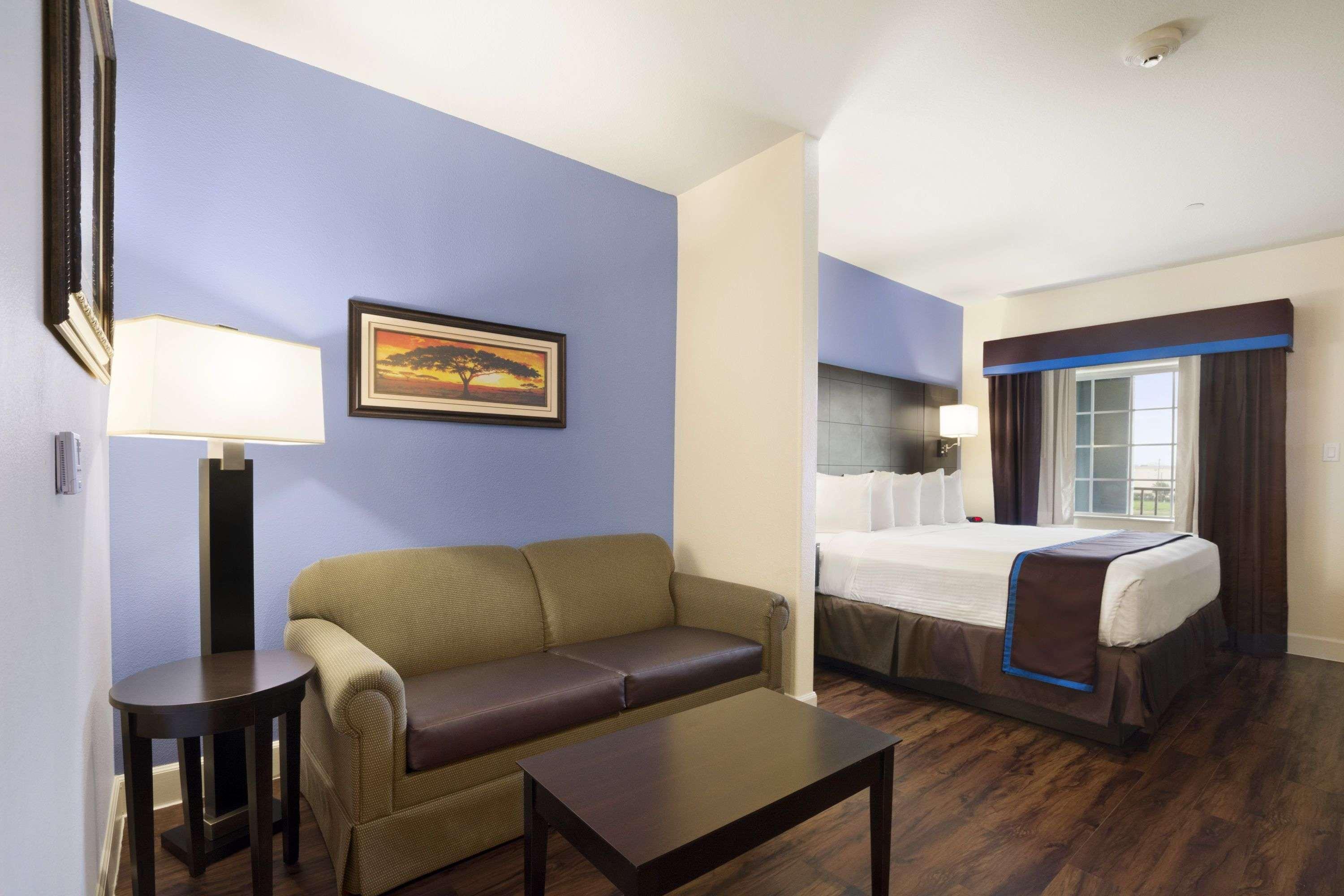 Days Inn & Suites By Wyndham Galveston West/Seawall Buitenkant foto