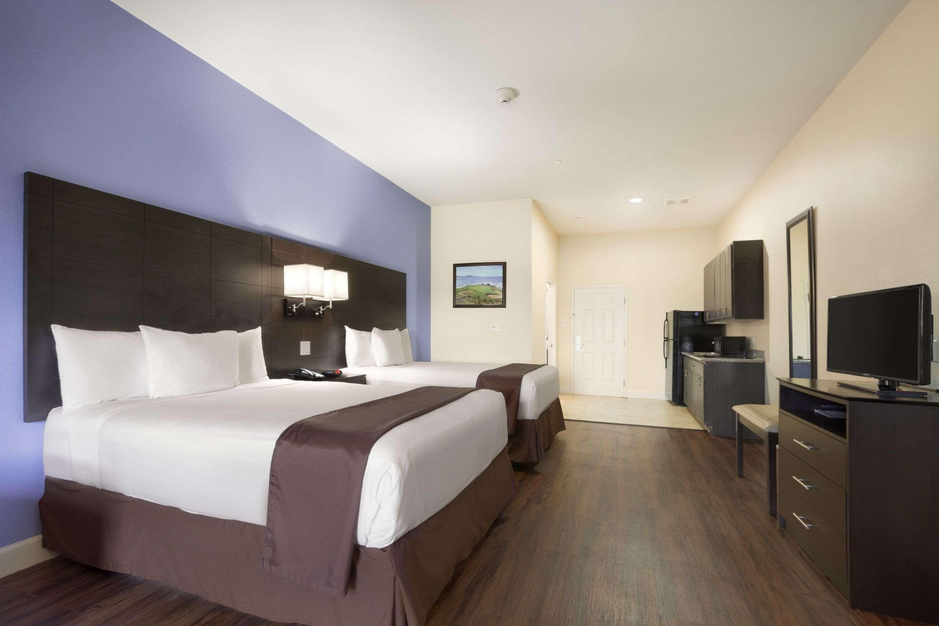 Days Inn & Suites By Wyndham Galveston West/Seawall Buitenkant foto