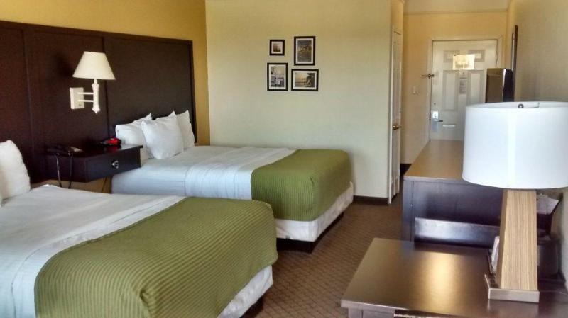 Days Inn & Suites By Wyndham Galveston West/Seawall Buitenkant foto
