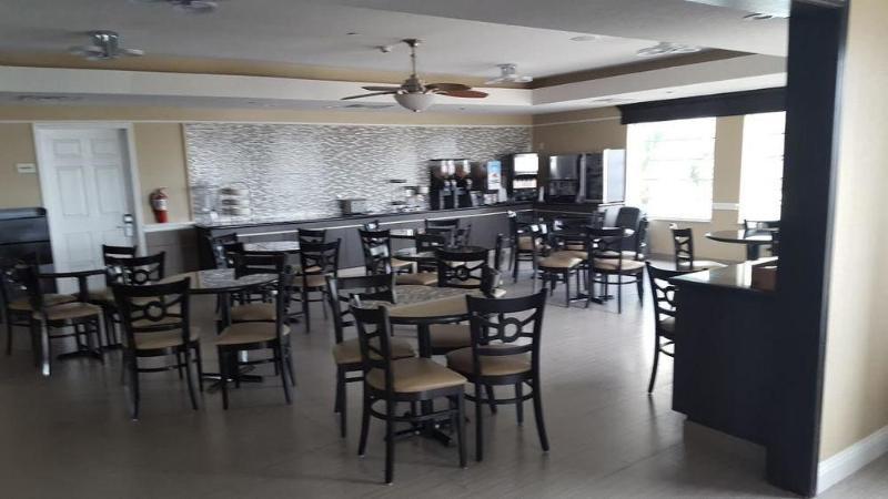 Days Inn & Suites By Wyndham Galveston West/Seawall Buitenkant foto