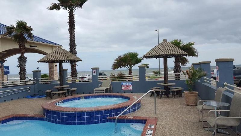 Days Inn & Suites By Wyndham Galveston West/Seawall Buitenkant foto